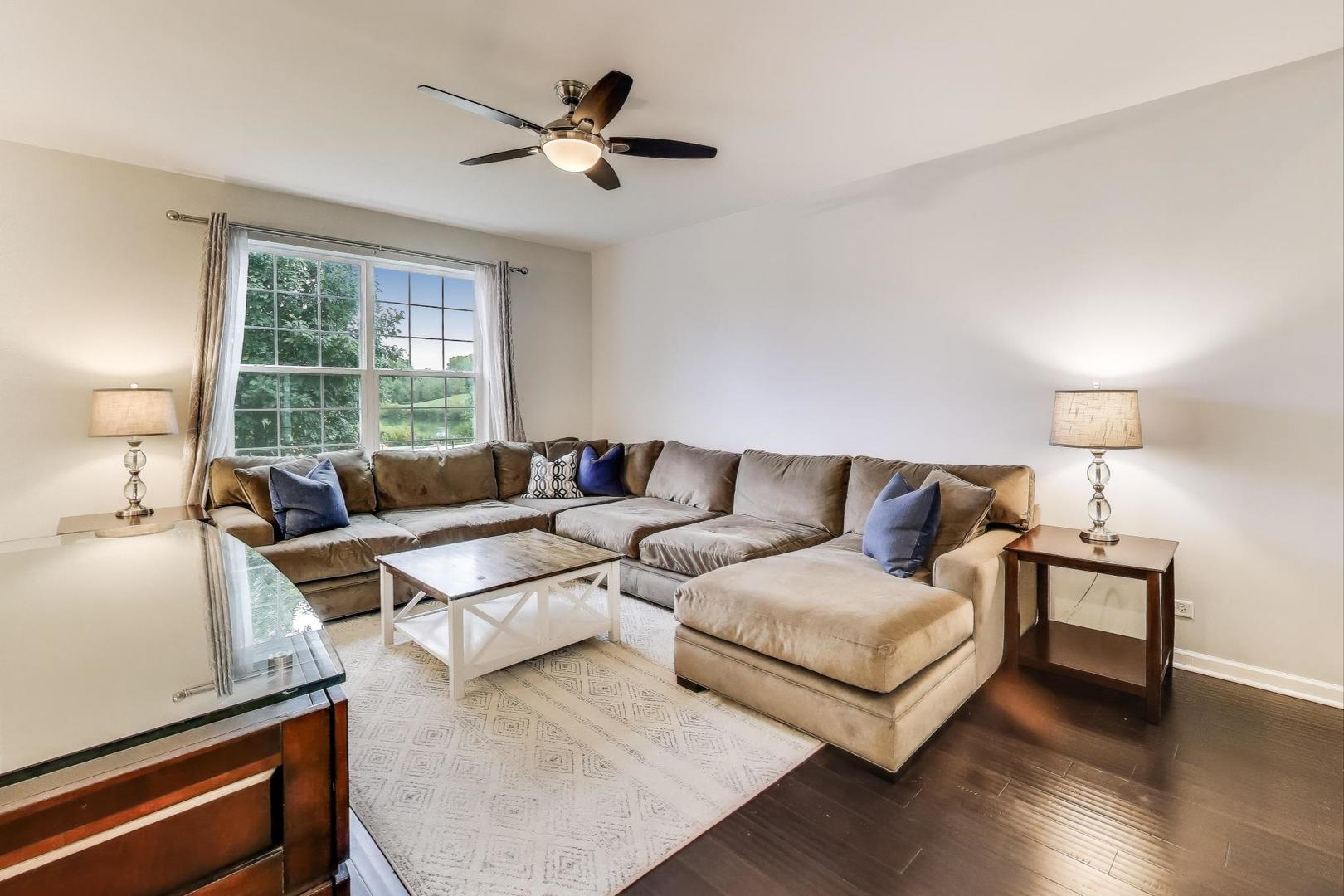 242 Remington Drive, St. Charles, IL 60175