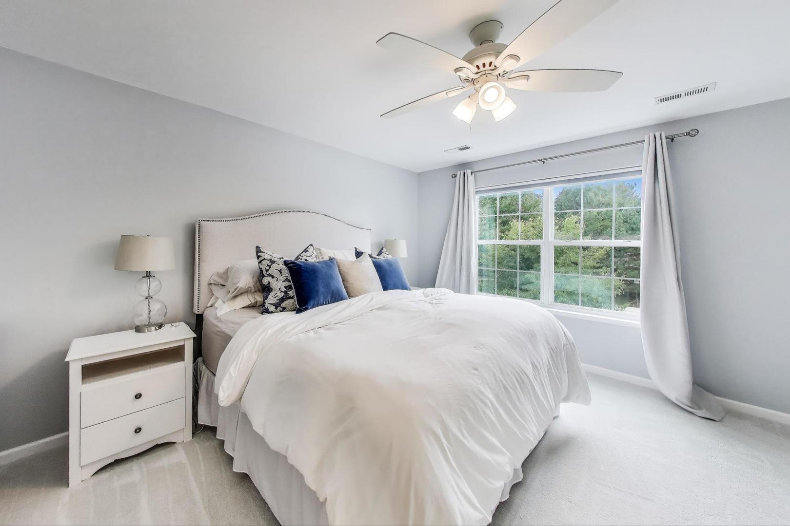 242 Remington Drive, St. Charles, IL 60175