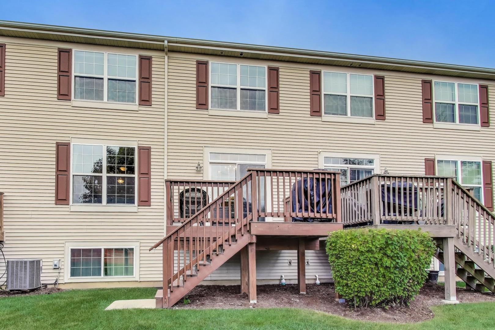 242 Remington Drive, St. Charles, IL 60175