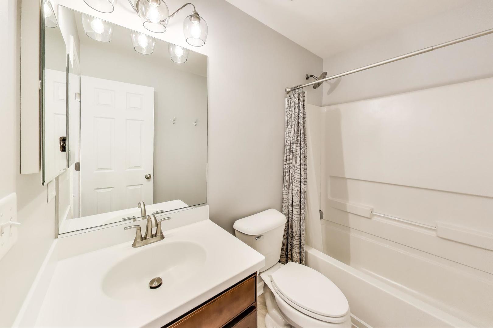 242 Remington Drive, St. Charles, IL 60175