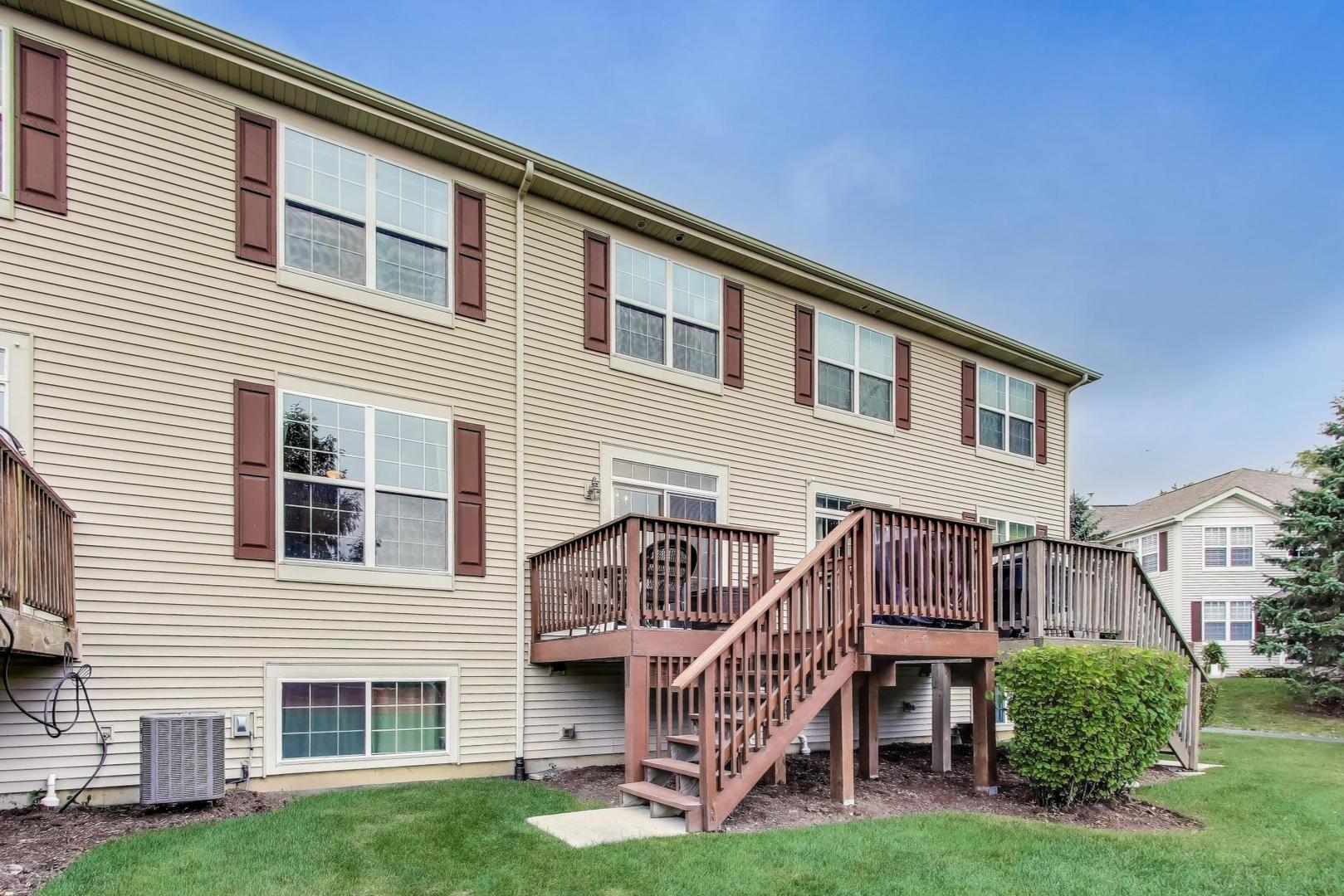 242 Remington Drive, St. Charles, IL 60175