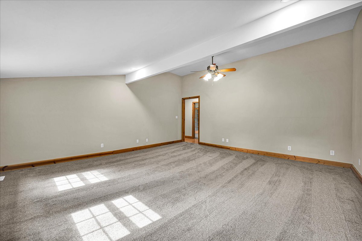 116 Lakeview Drive, East Galesburg, IL 61430