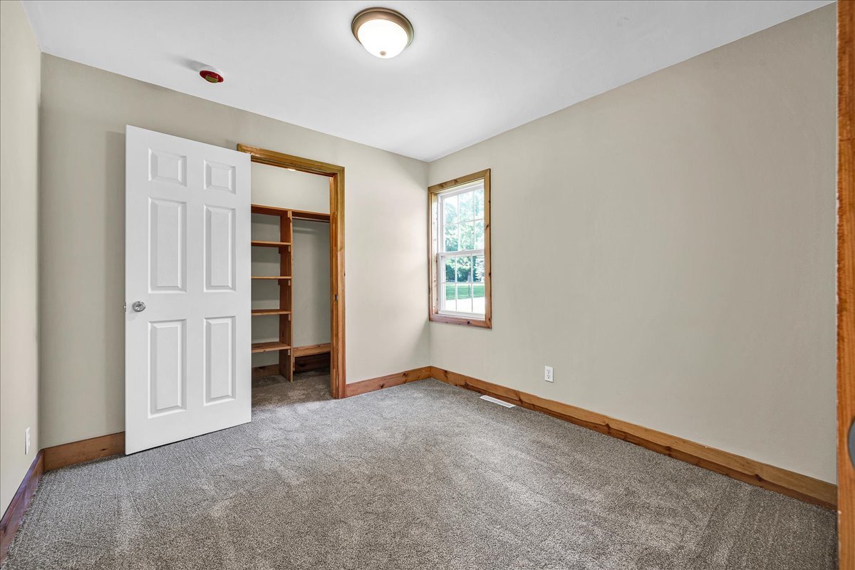 116 Lakeview Drive, East Galesburg, IL 61430