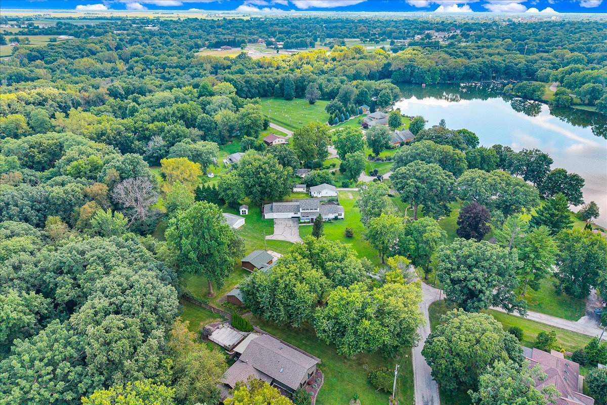 116 Lakeview Drive, East Galesburg, IL 61430