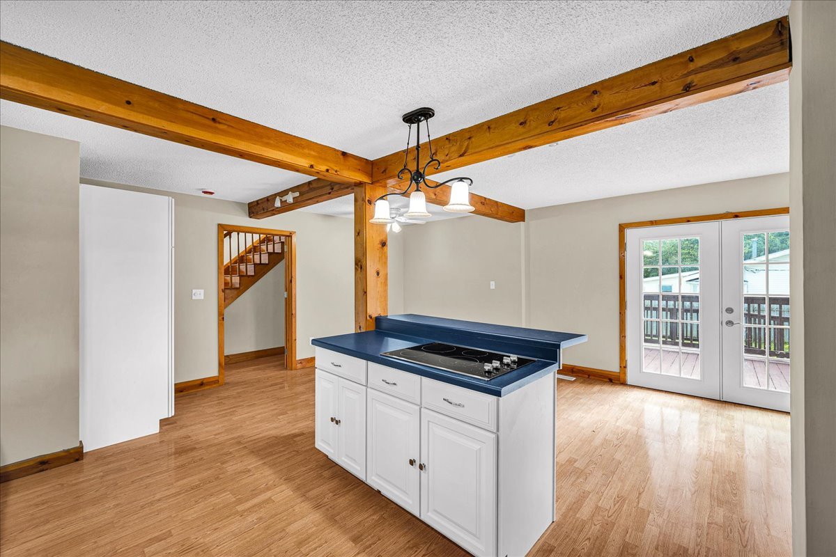 116 Lakeview Drive, East Galesburg, IL 61430