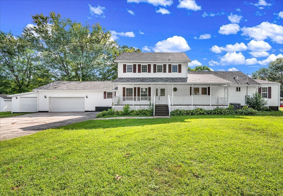 116 Lakeview Drive, East Galesburg, IL 61430
