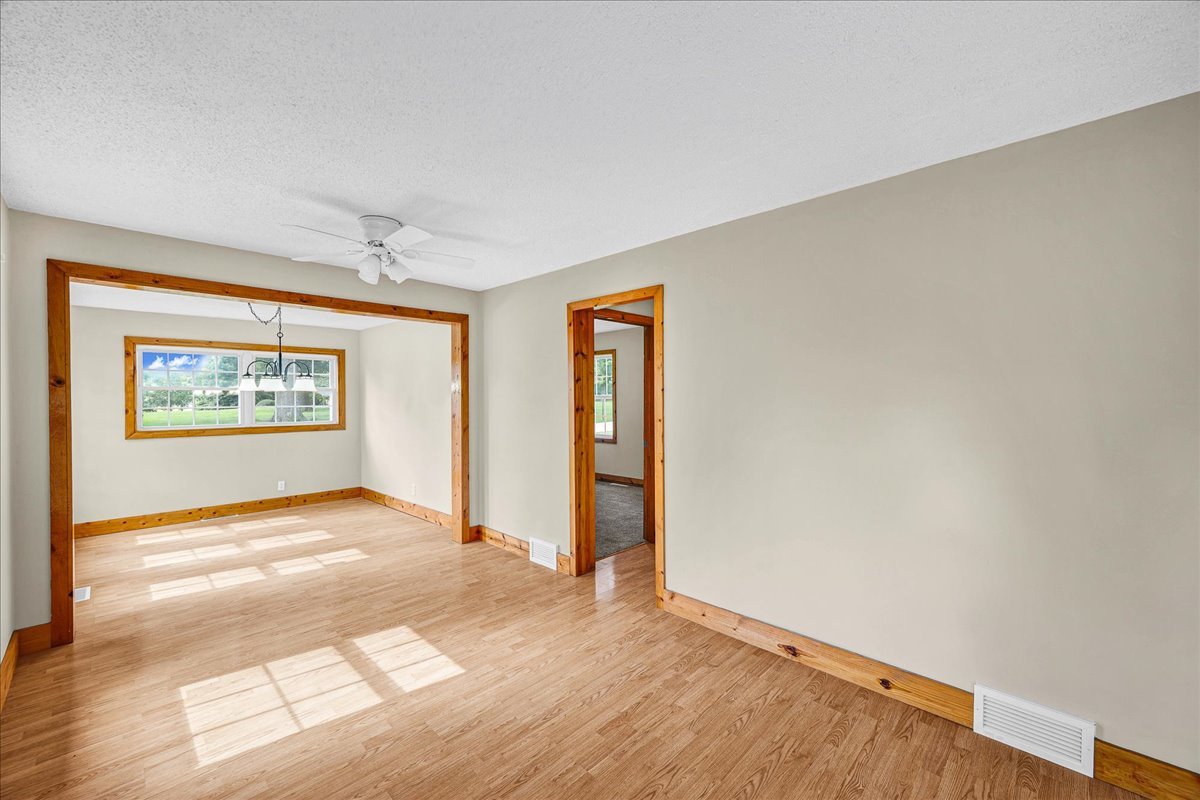 116 Lakeview Drive, East Galesburg, IL 61430