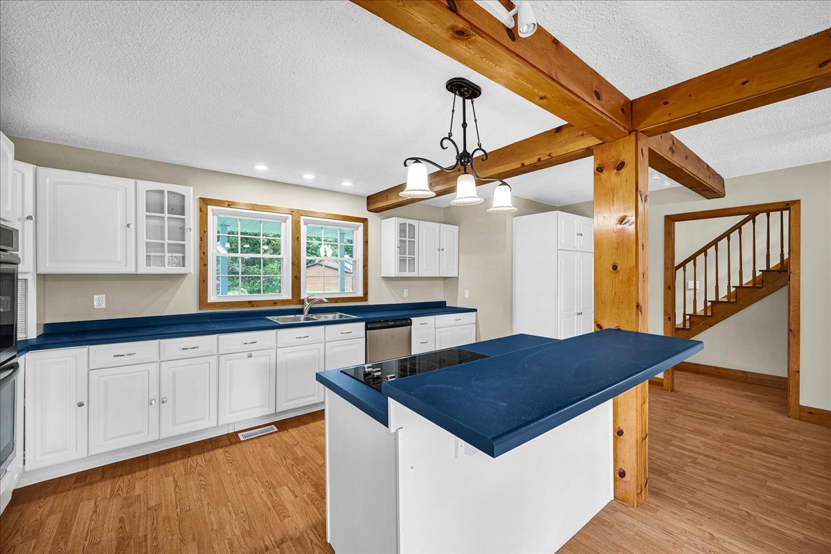 116 Lakeview Drive, East Galesburg, IL 61430