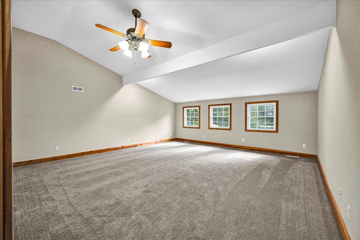 116 Lakeview Drive, East Galesburg, IL 61430