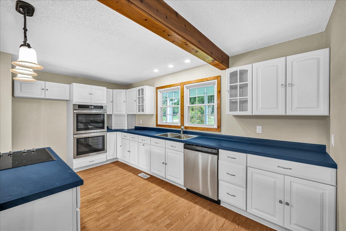 116 Lakeview Drive, East Galesburg, IL 61430