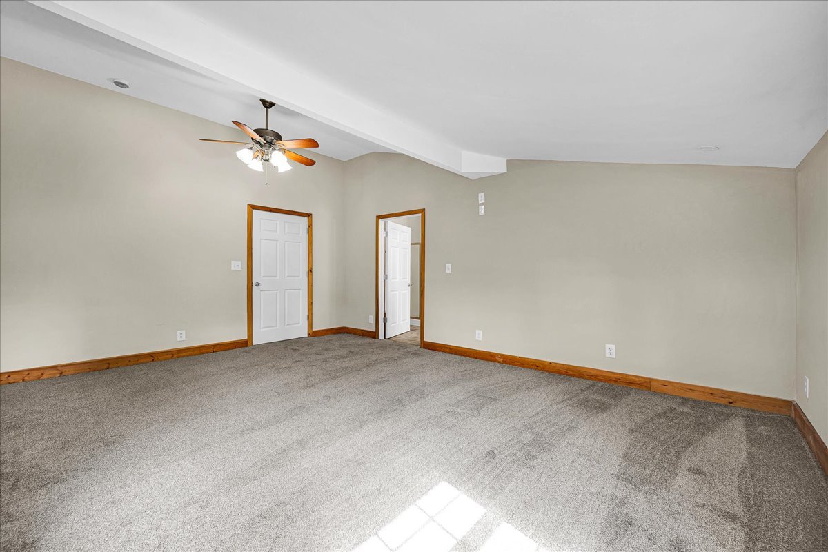 116 Lakeview Drive, East Galesburg, IL 61430