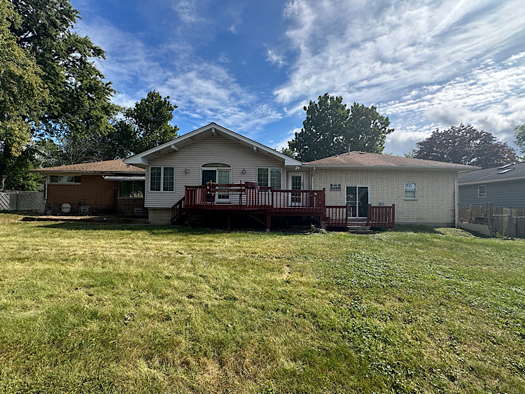 7216 Leonard Drive, Darien, IL 60561