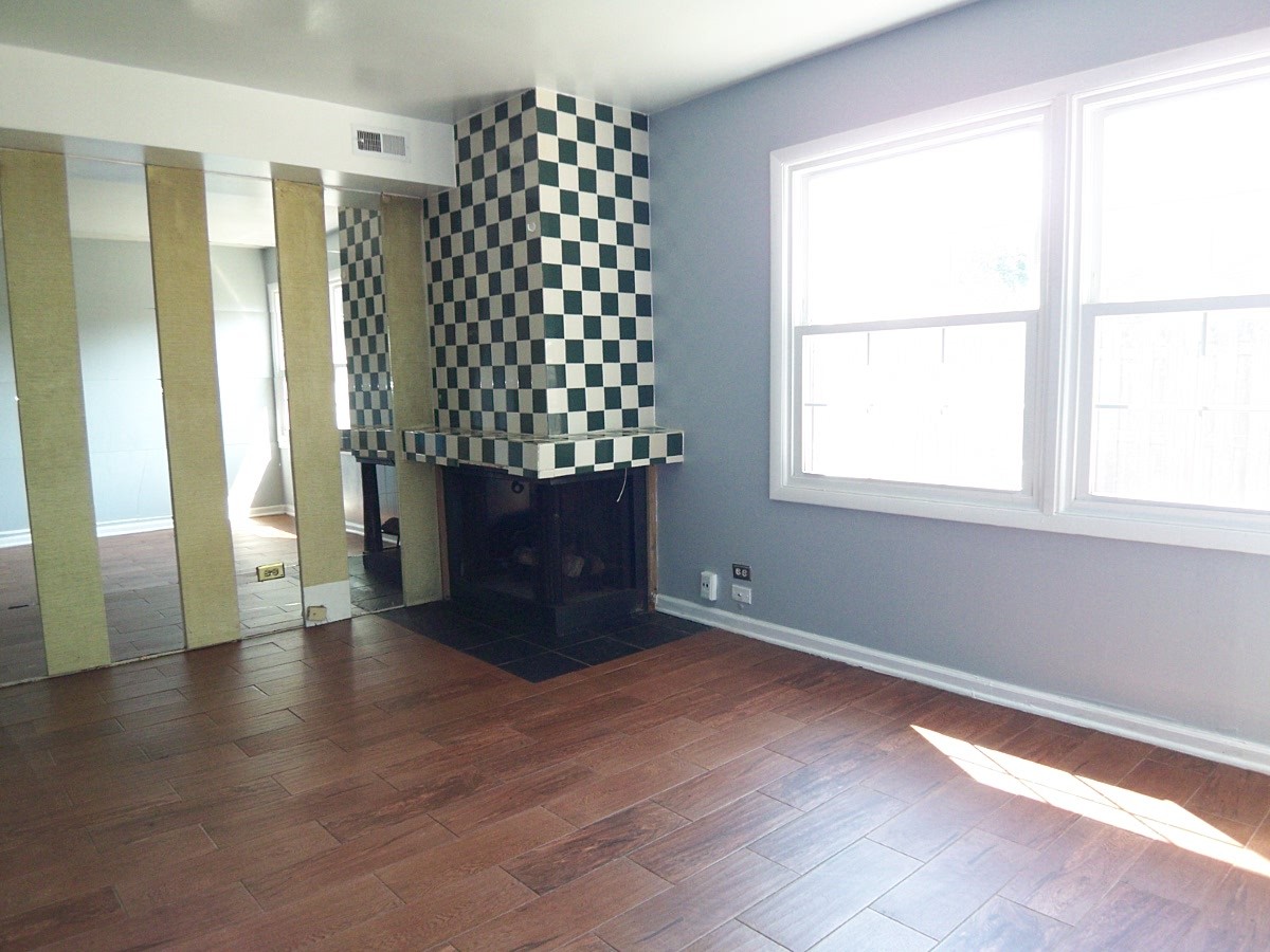 1925 Georgetown Lane, Hoffman Estates, IL 60169