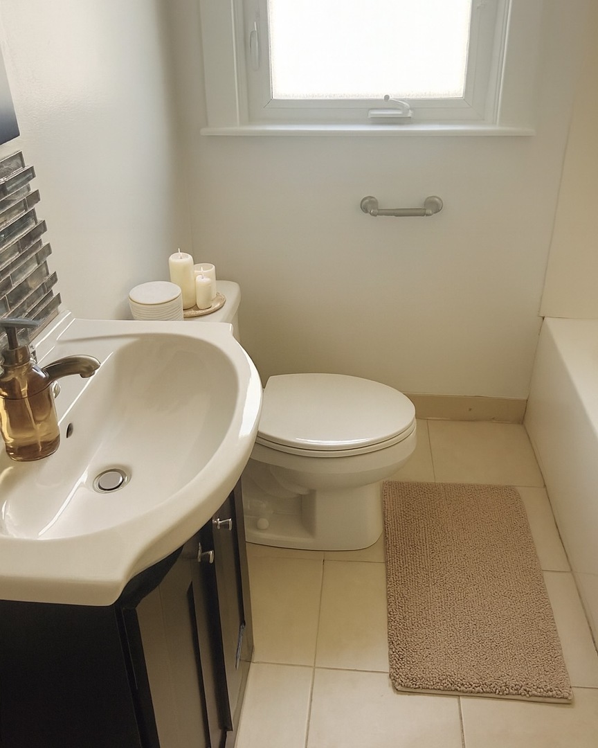 6109 S monitor Avenue, Chicago, IL 60638