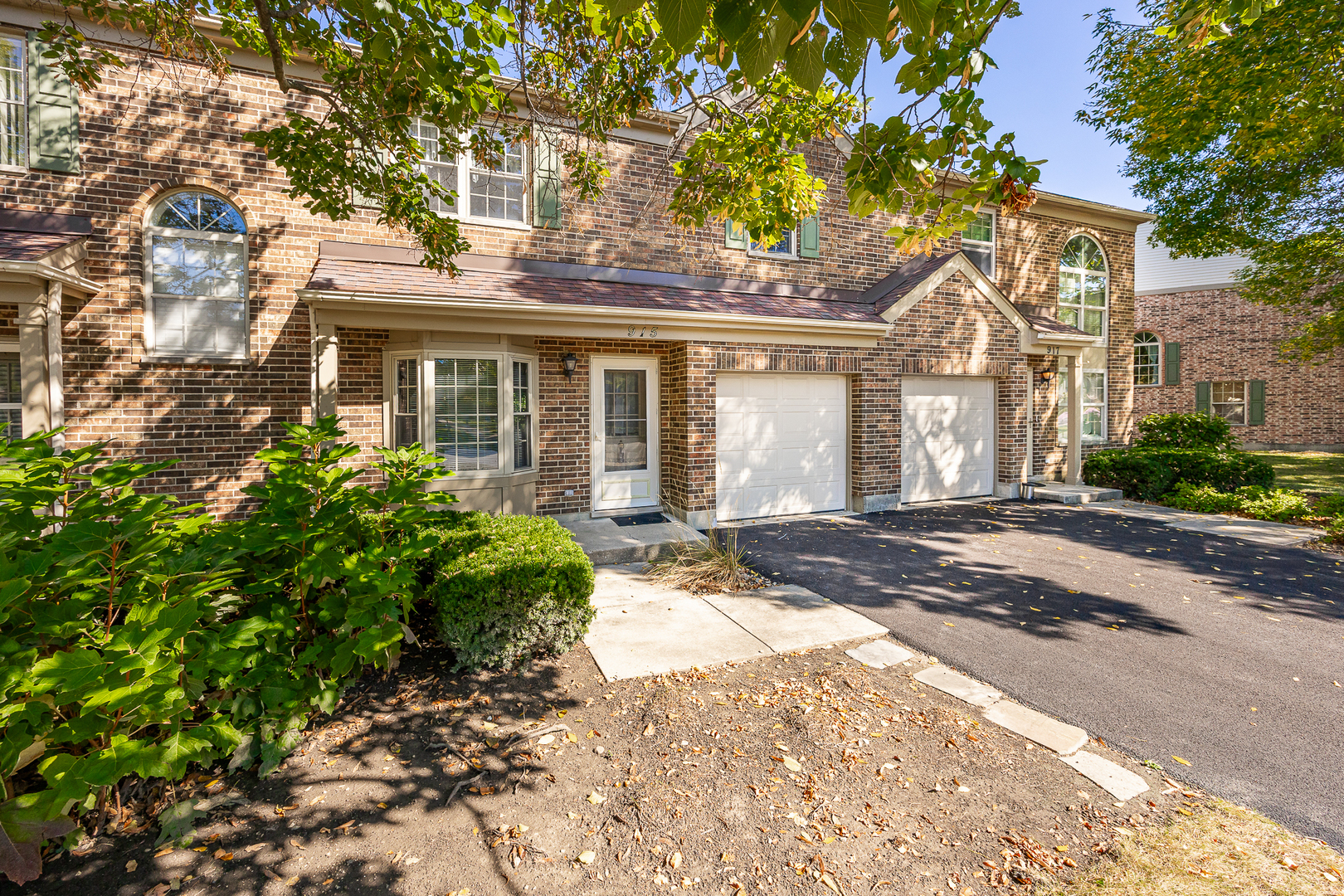 915 Carlisle Avenue, Westmont, IL 60559