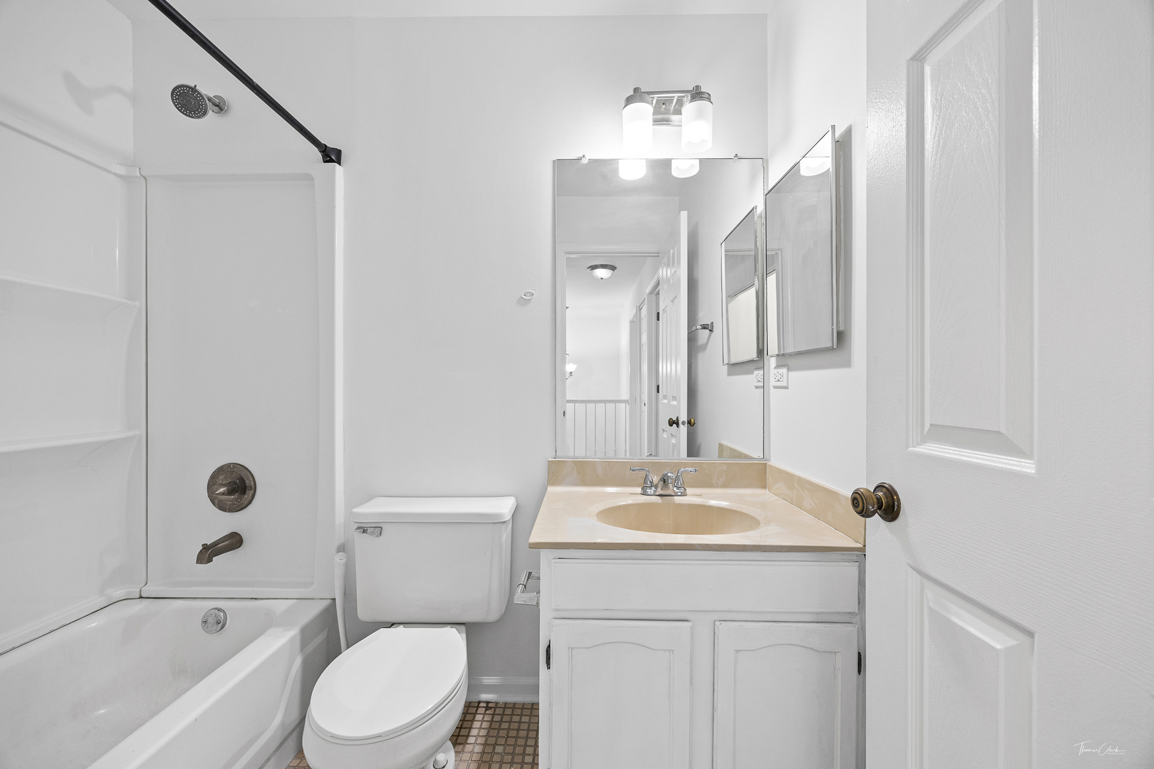 915 Carlisle Avenue, Westmont, IL 60559