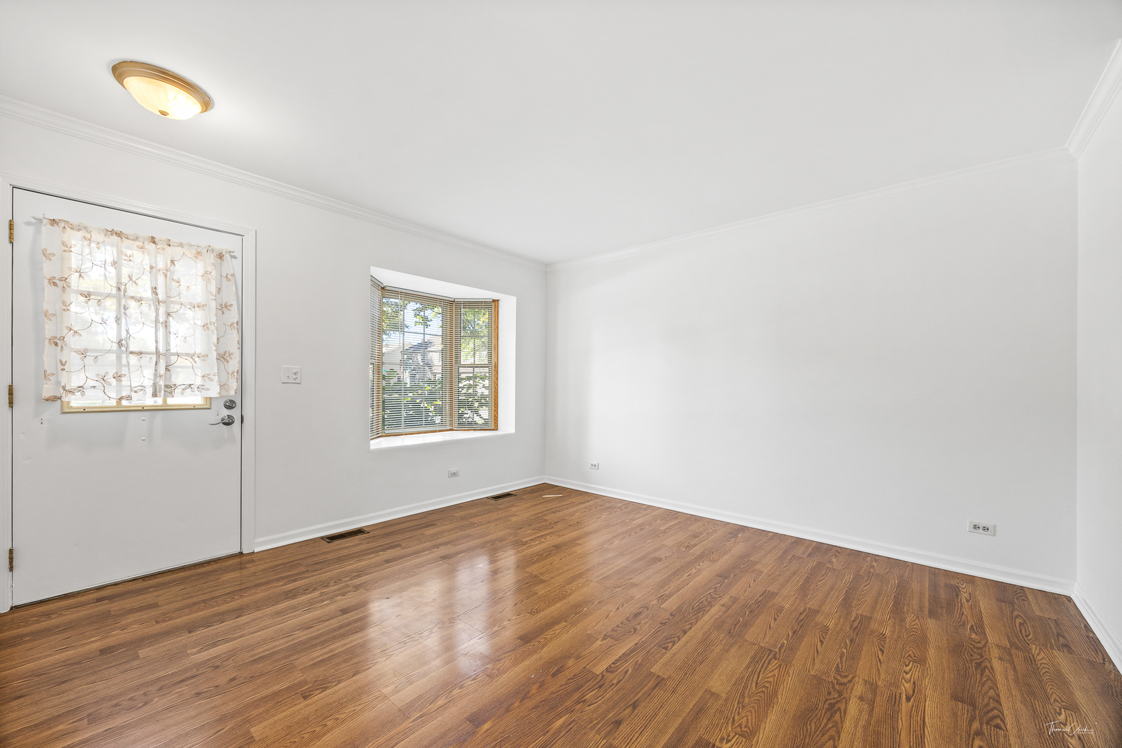 915 Carlisle Avenue, Westmont, IL 60559