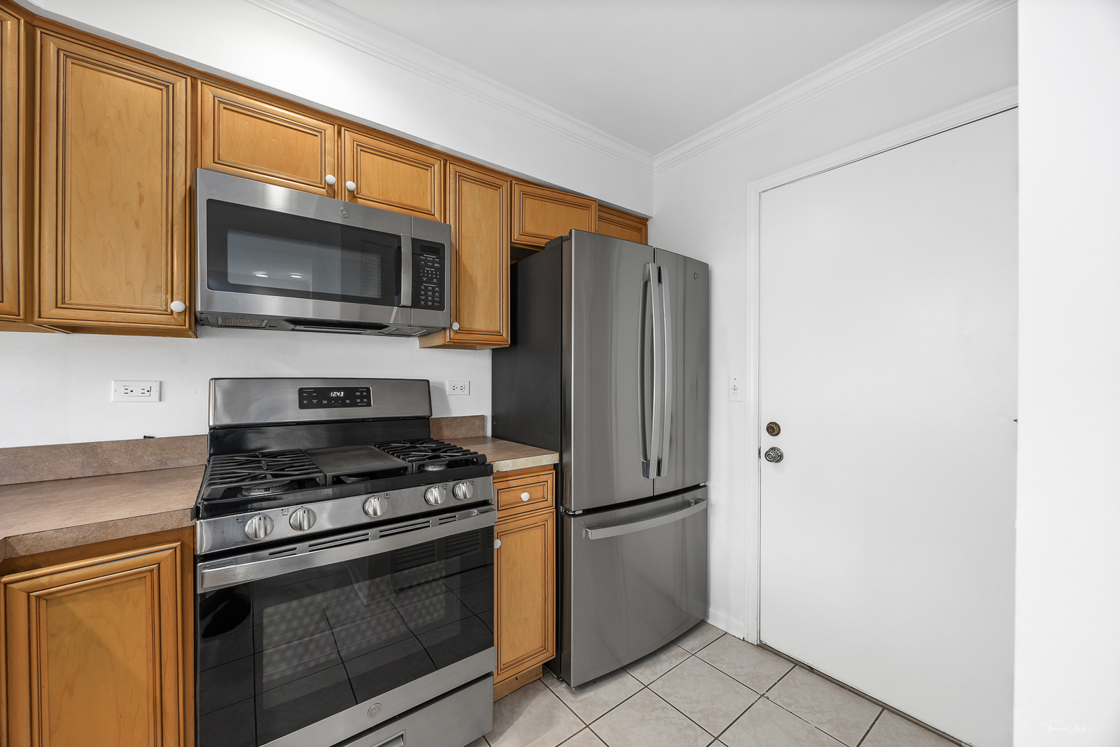 915 Carlisle Avenue, Westmont, IL 60559