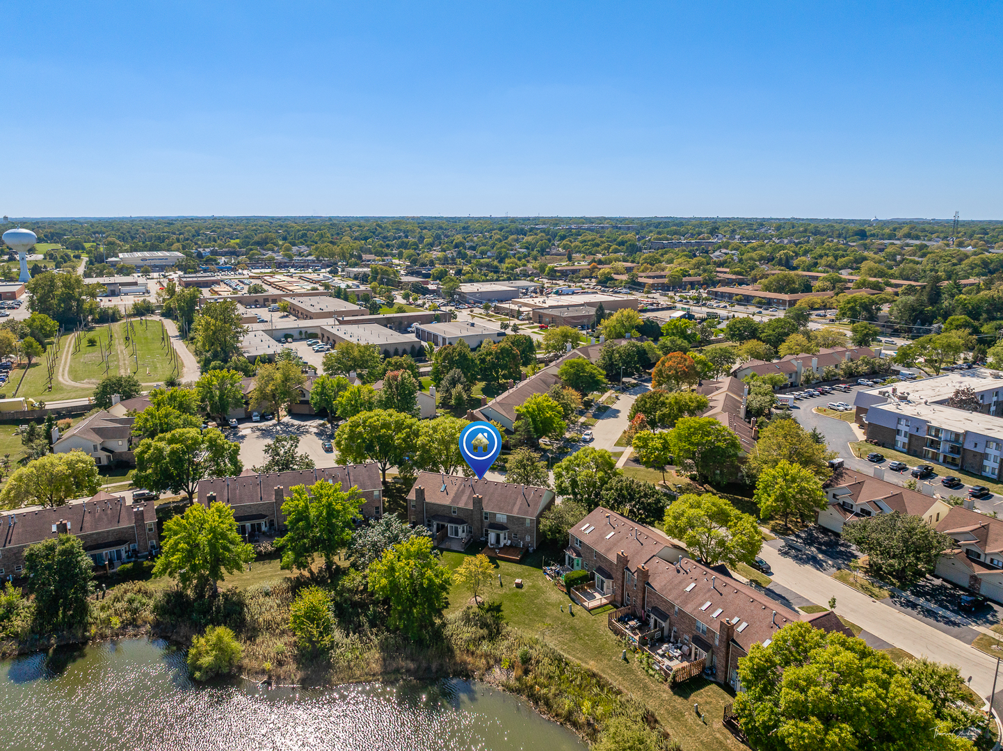 915 Carlisle Avenue, Westmont, IL 60559