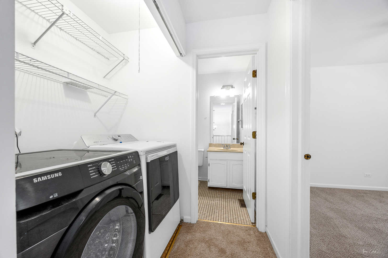 915 Carlisle Avenue, Westmont, IL 60559