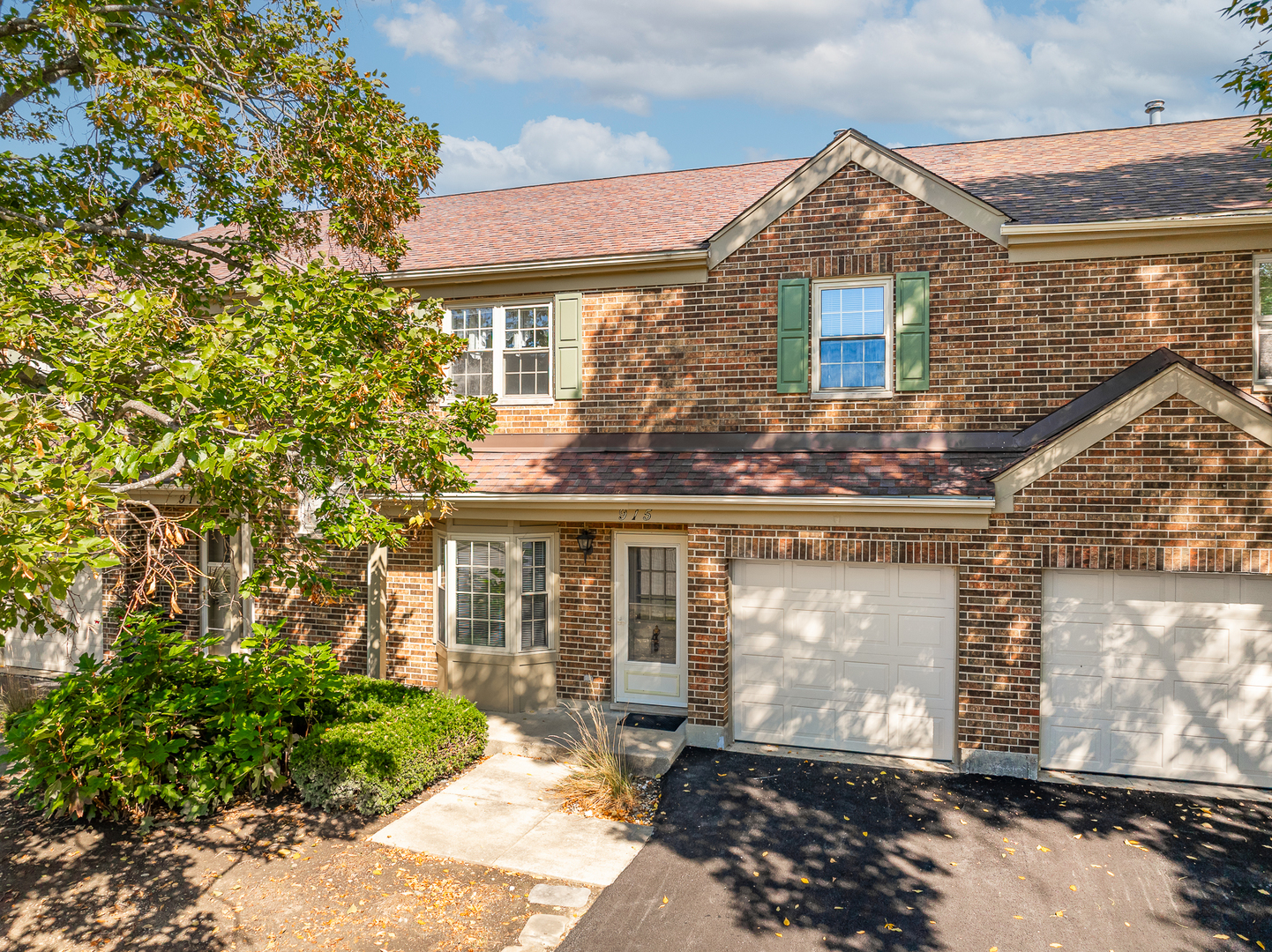 915 Carlisle Avenue, Westmont, IL 60559