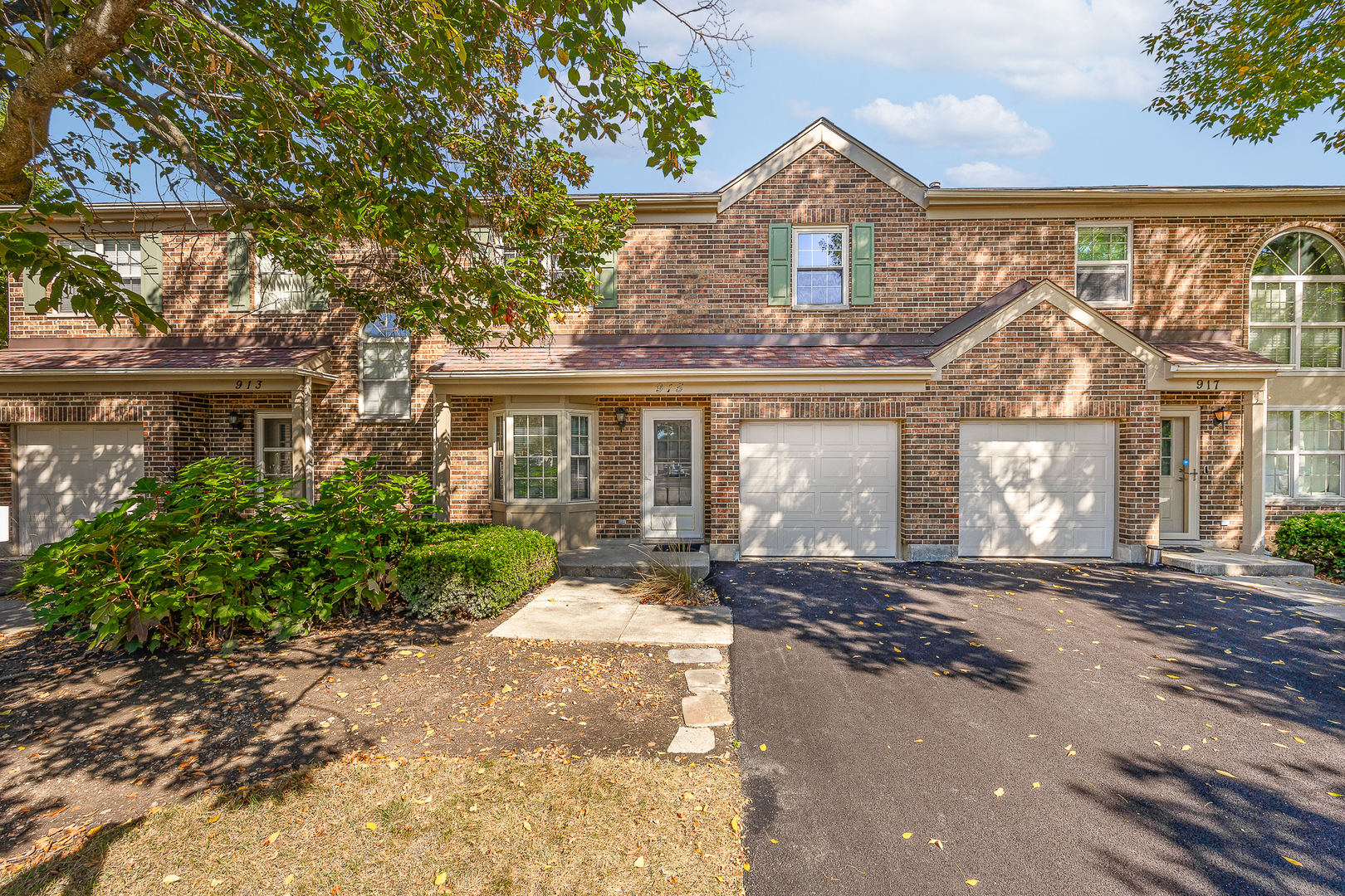 915 Carlisle Avenue, Westmont, IL 60559