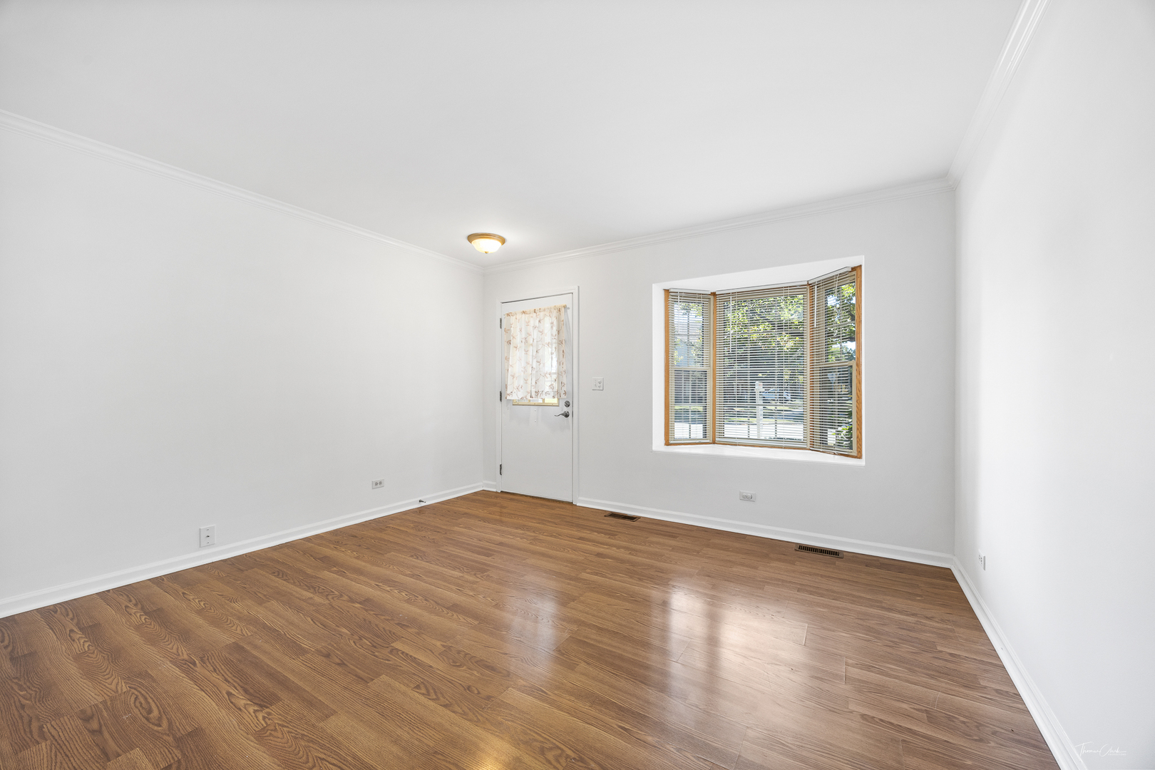 915 Carlisle Avenue, Westmont, IL 60559