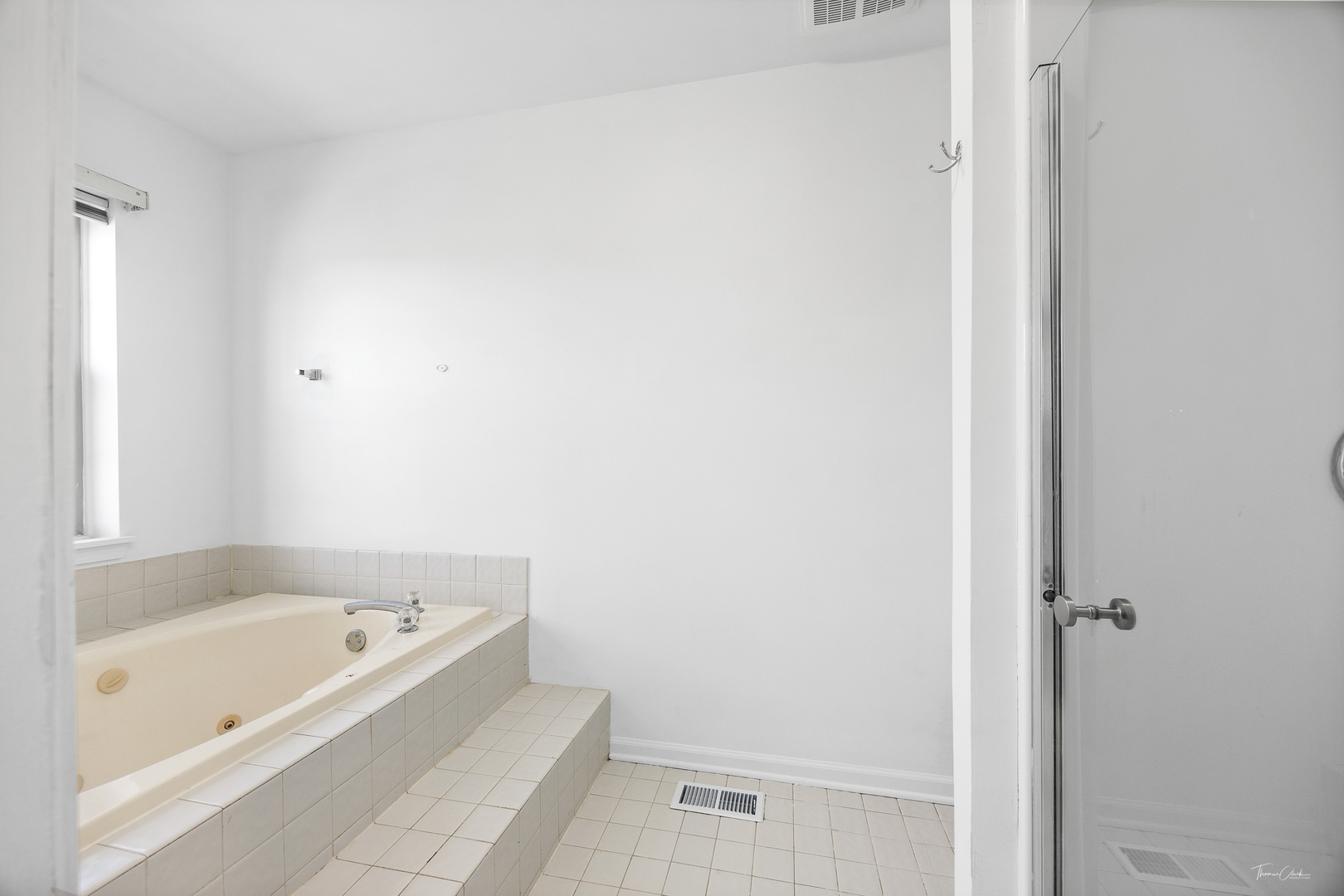 915 Carlisle Avenue, Westmont, IL 60559