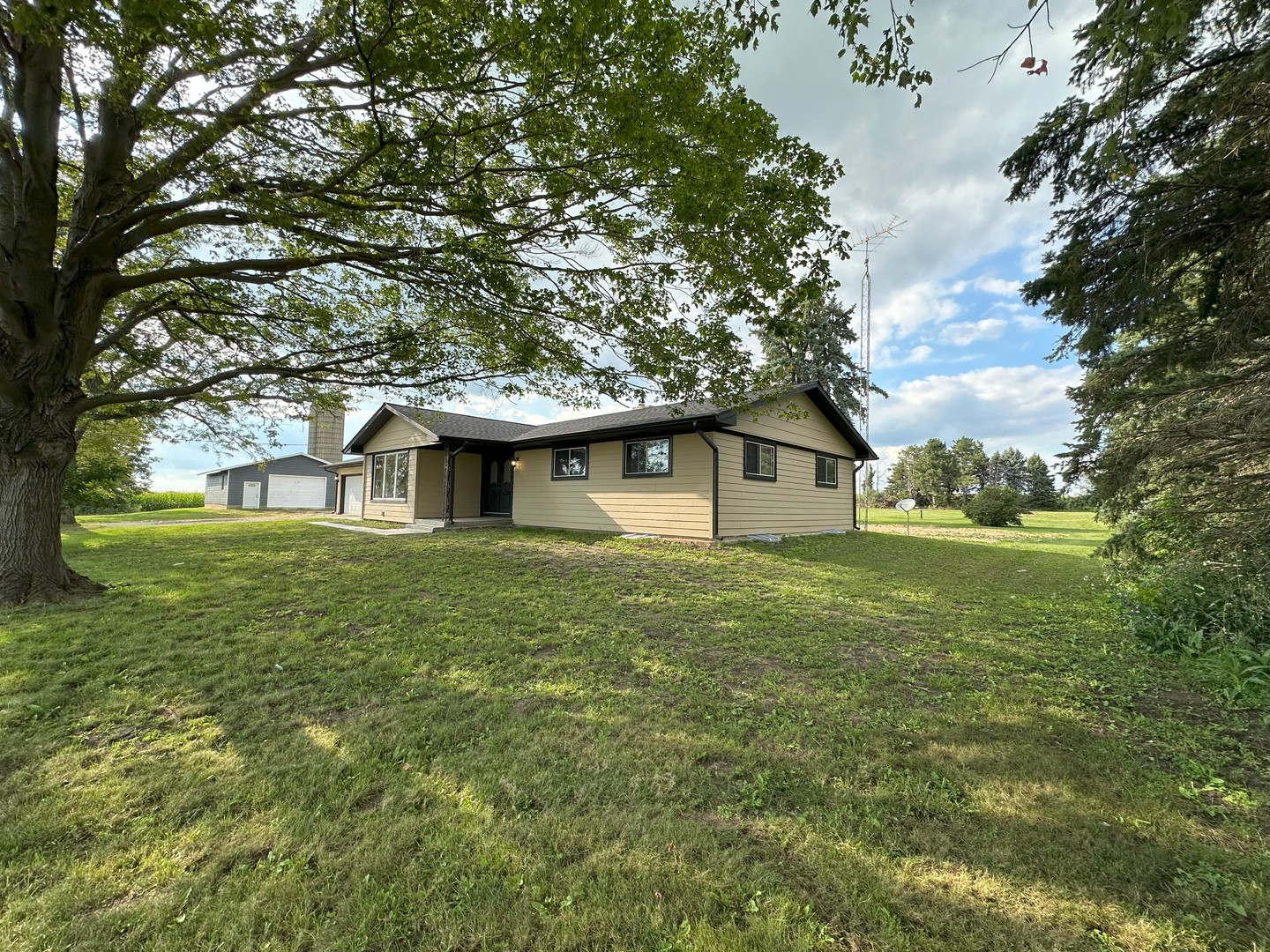 11657 Il Highway 23, Marengo, IL 60152