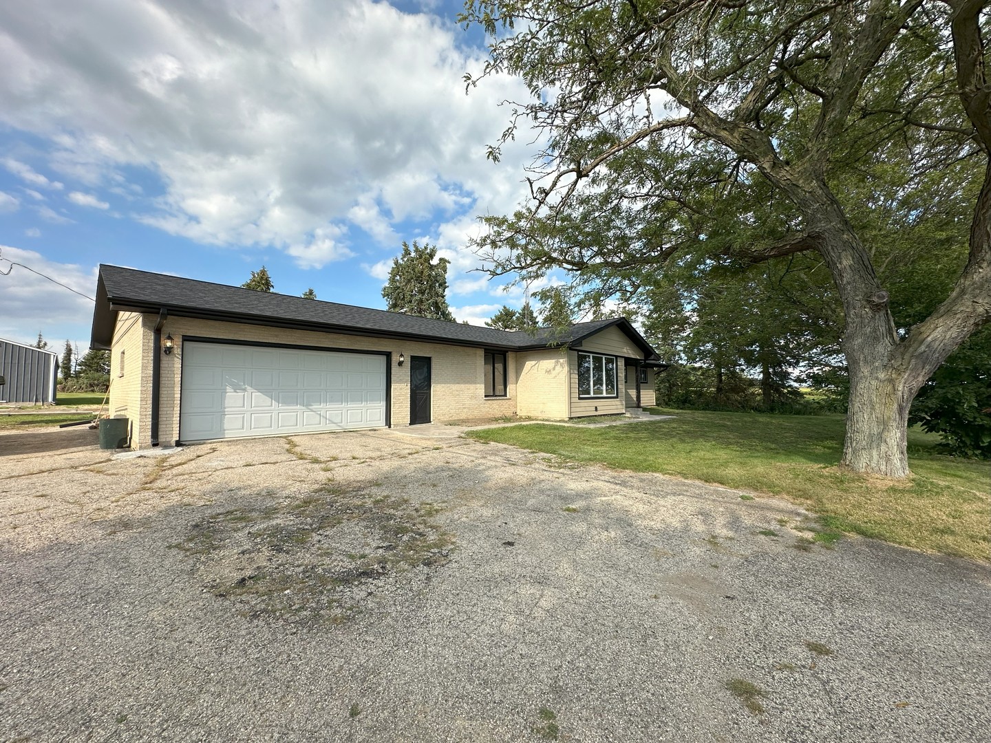 11657 Il Highway 23, Marengo, IL 60152