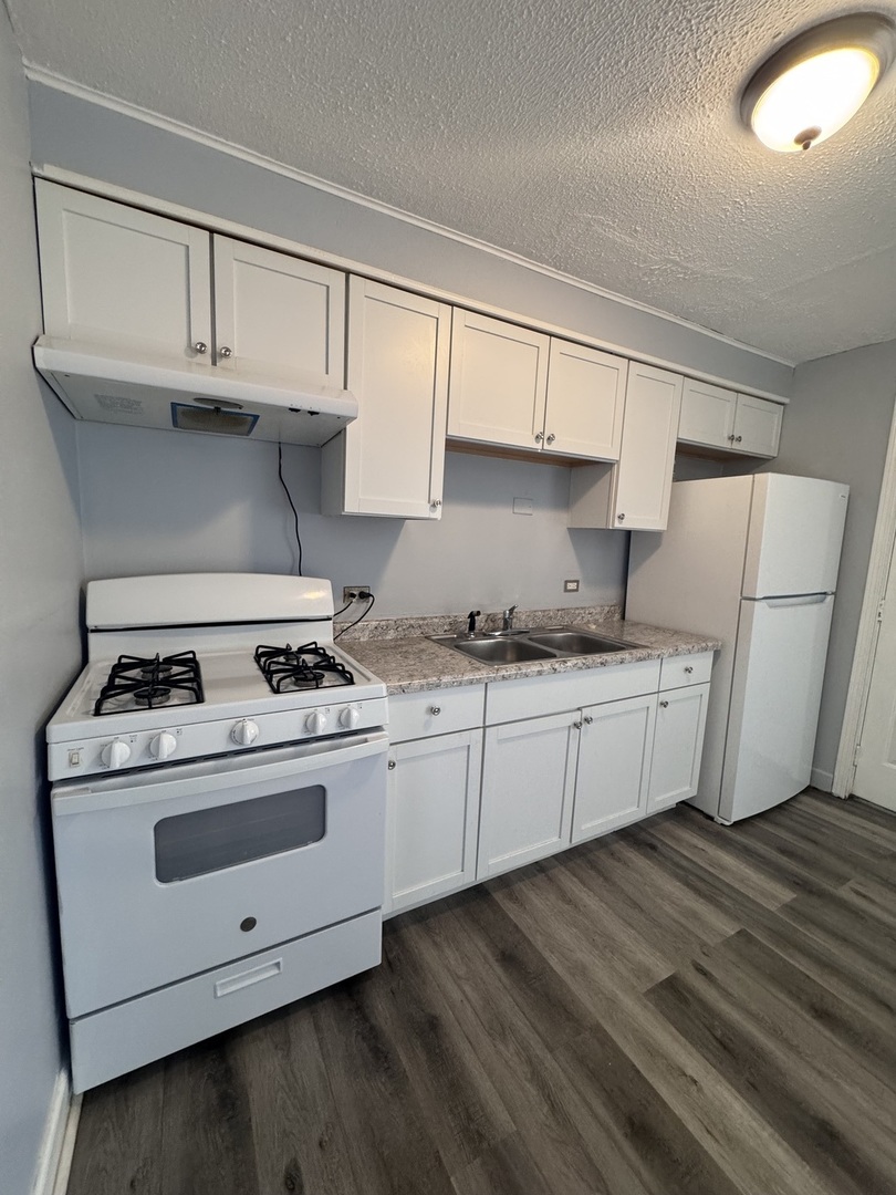 503 James Court #D, Glendale Heights, IL 60139