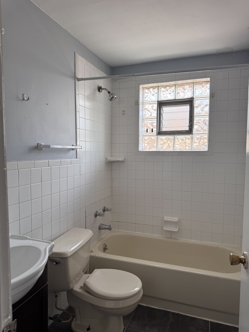 503 James Court #D, Glendale Heights, IL 60139