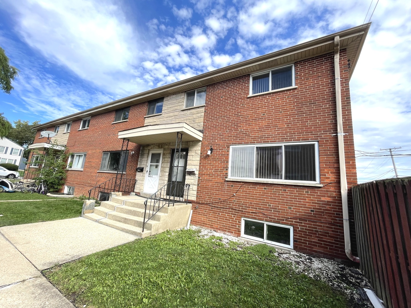 503 James Court #D, Glendale Heights, IL 60139