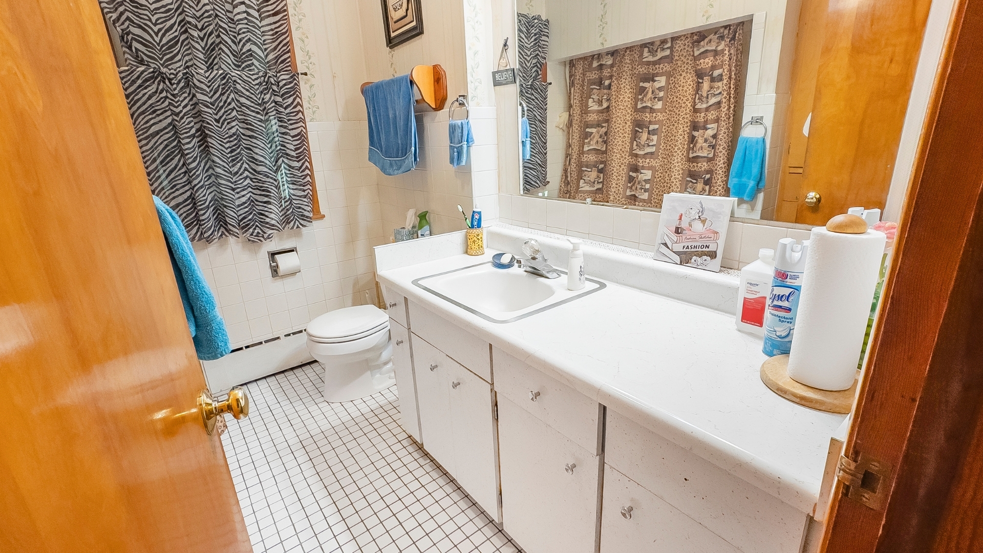 819 S FULTON Avenue, Waukegan, IL 60085
