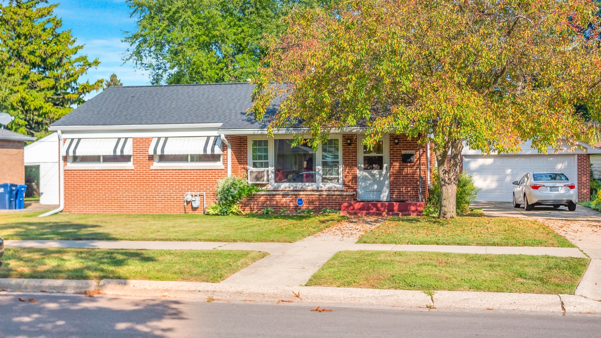819 S FULTON Avenue, Waukegan, IL 60085