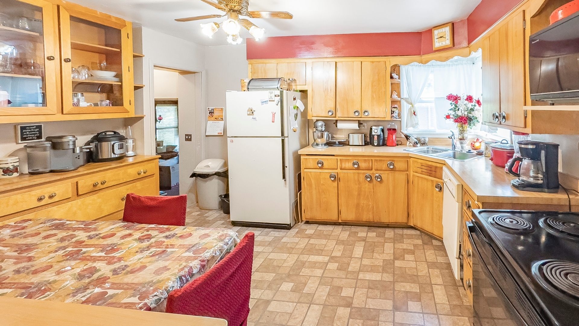 819 S FULTON Avenue, Waukegan, IL 60085