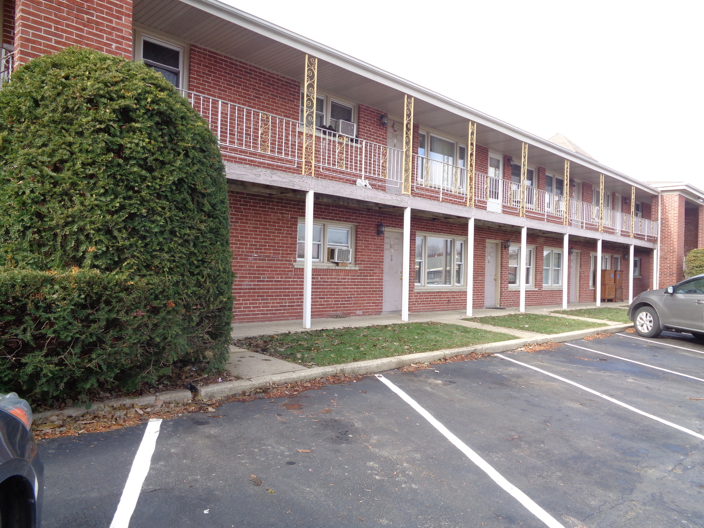 1340 N main Street #B11, Wheaton, IL 60187