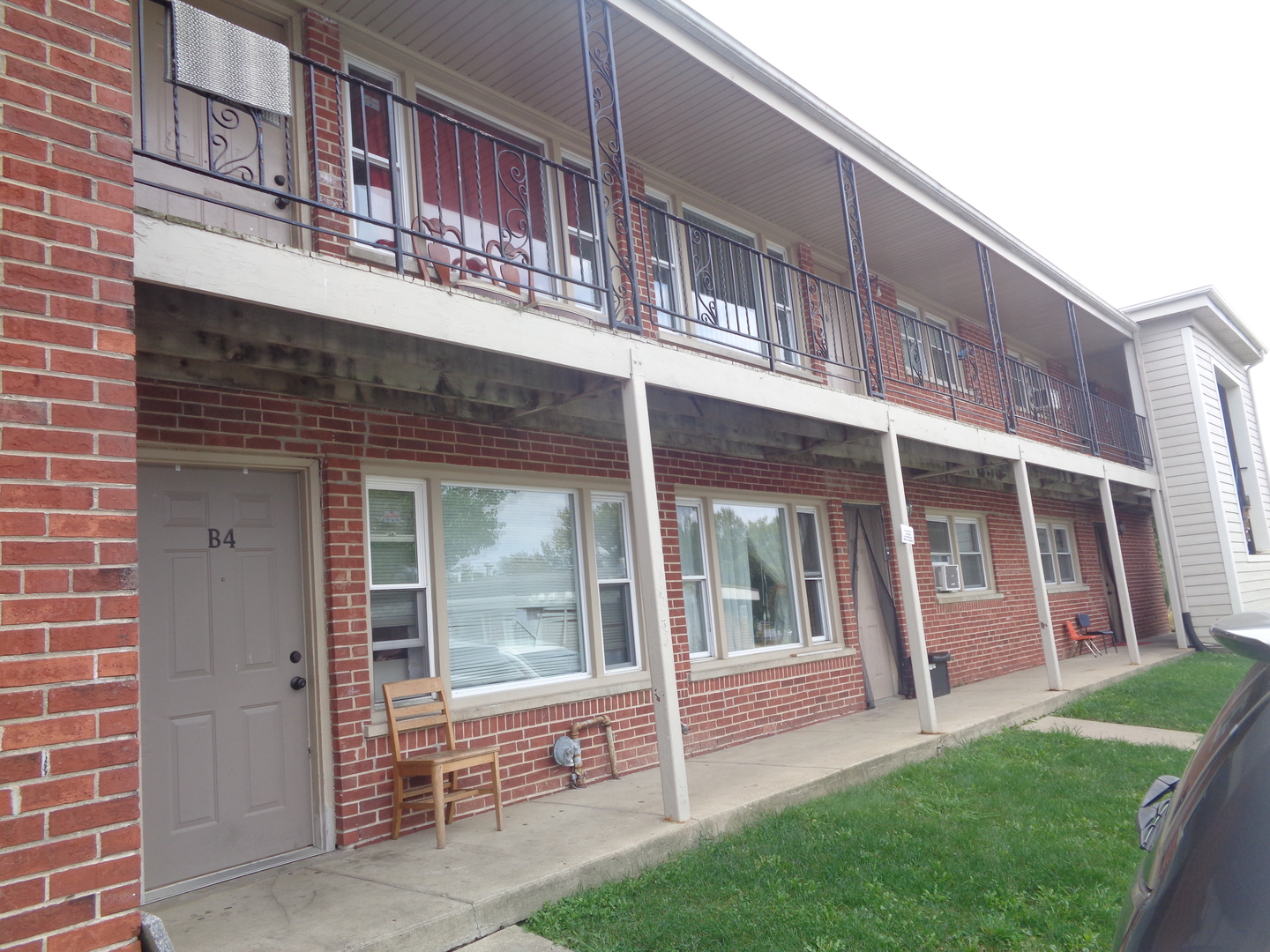 1340 N main Street #B11, Wheaton, IL 60187