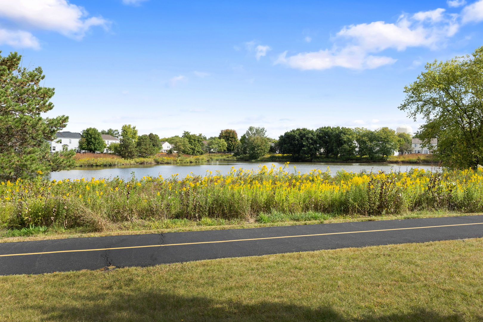 2915 Spinnaker Drive, Aurora, IL 60503