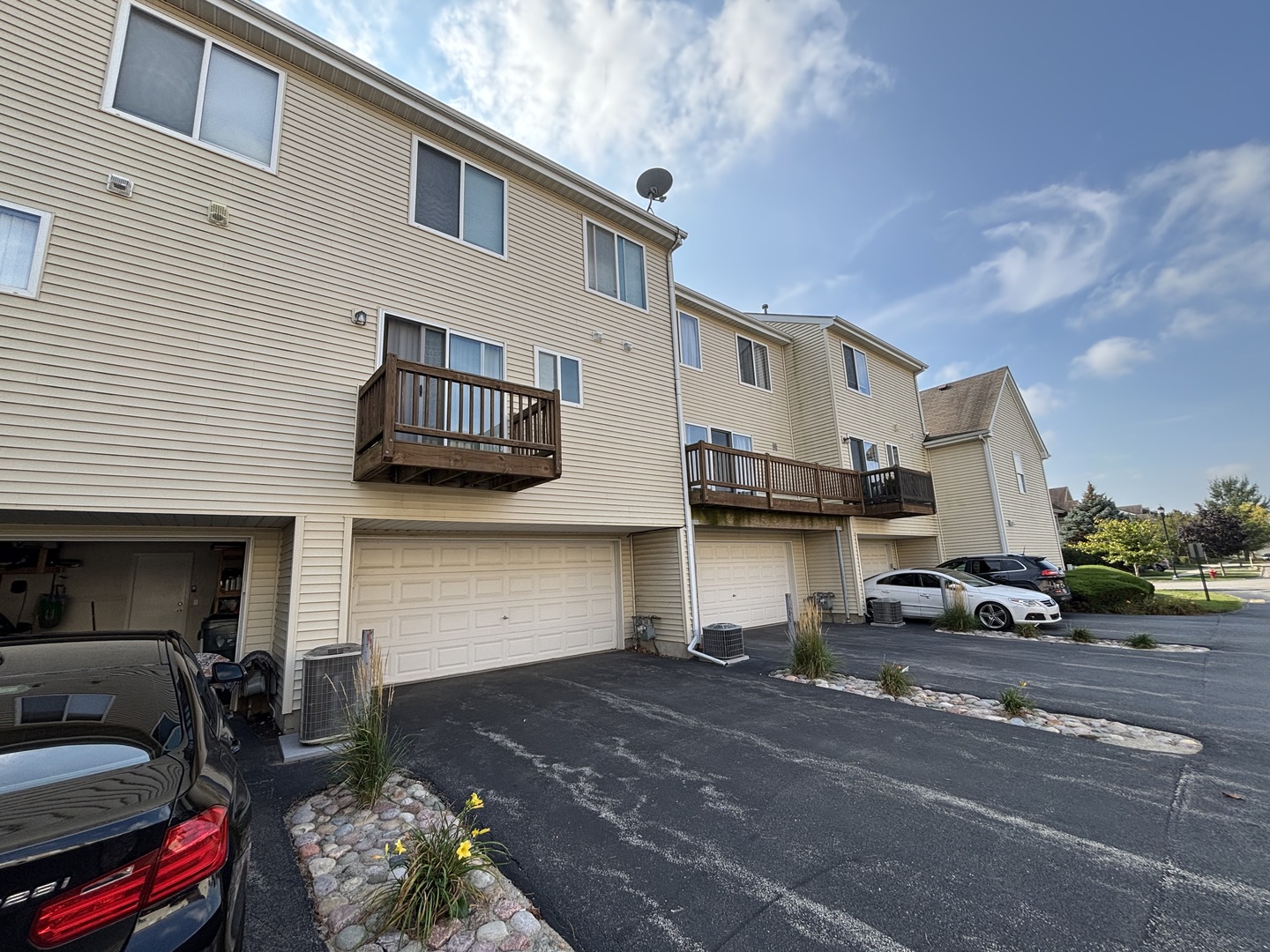 906 Clover Lane #906, Pingree Grove, IL 60140