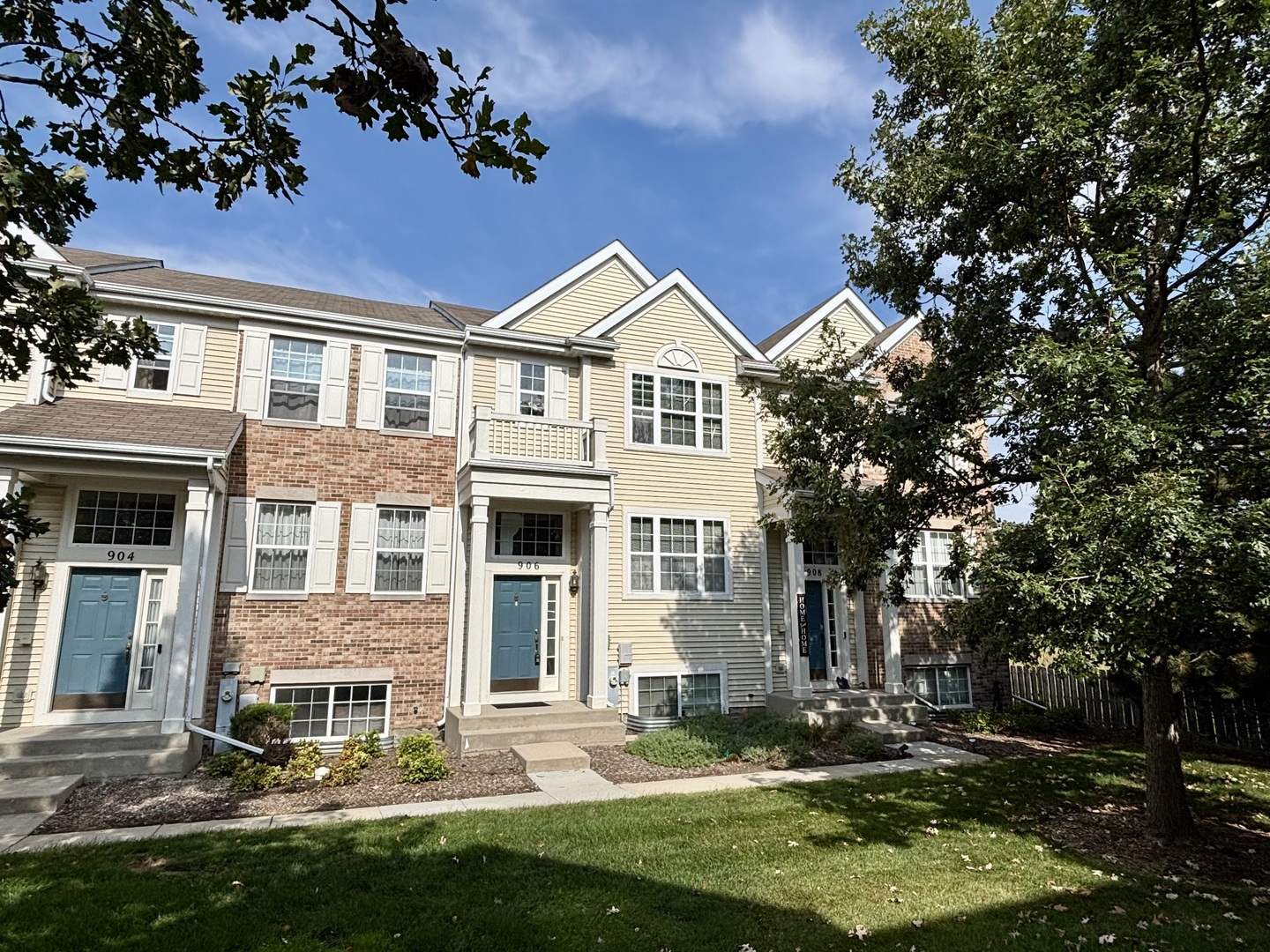 906 Clover Lane #906, Pingree Grove, IL 60140