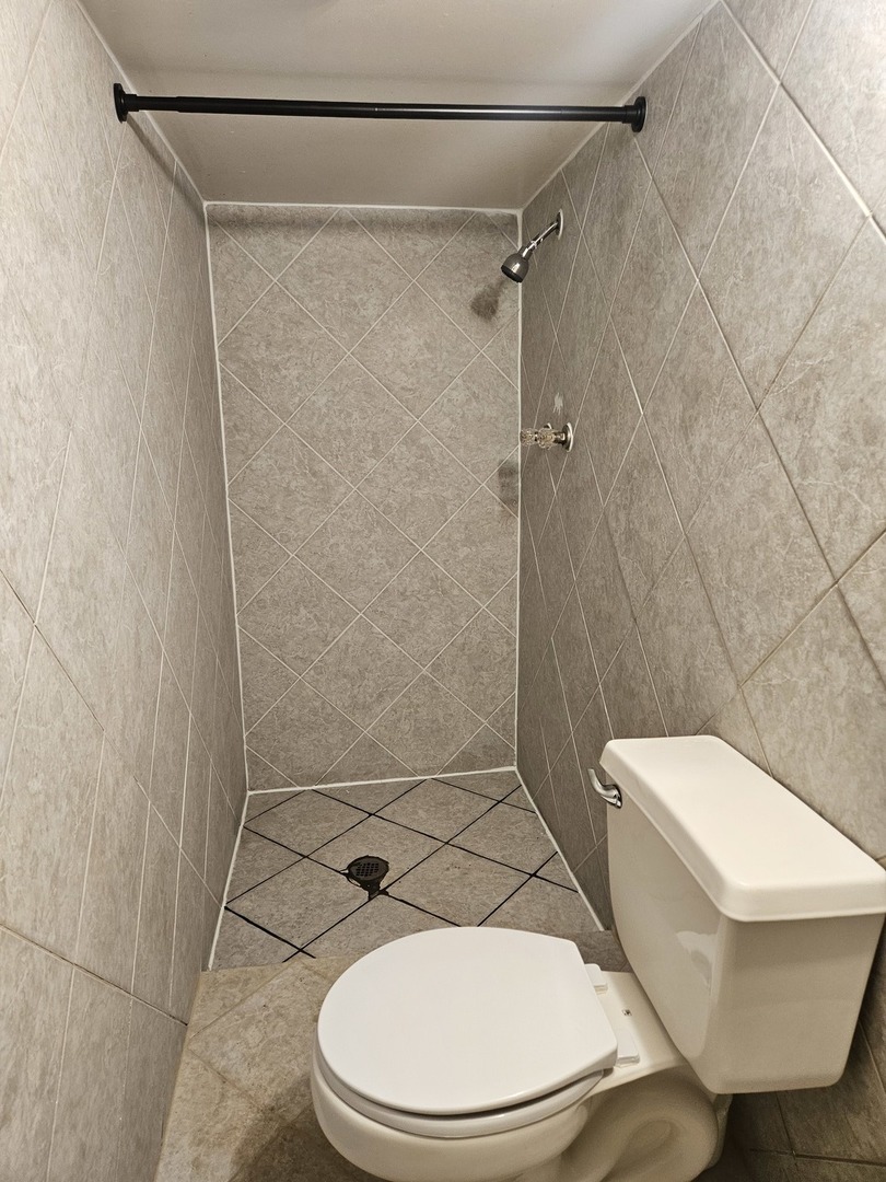 238 S Sheridan Road, Lakemoor, IL 60050