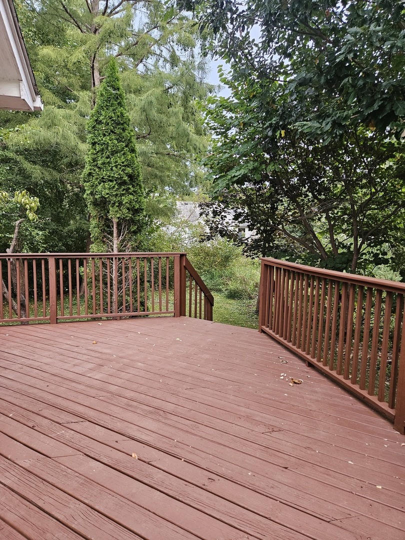 238 S Sheridan Road, Lakemoor, IL 60050