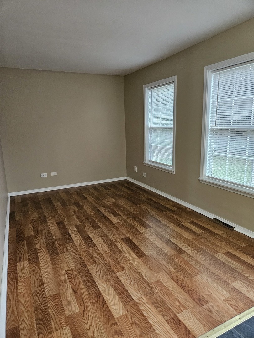 238 S Sheridan Road, Lakemoor, IL 60050