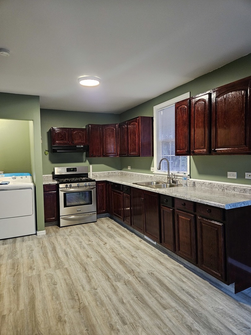 238 S Sheridan Road, Lakemoor, IL 60050