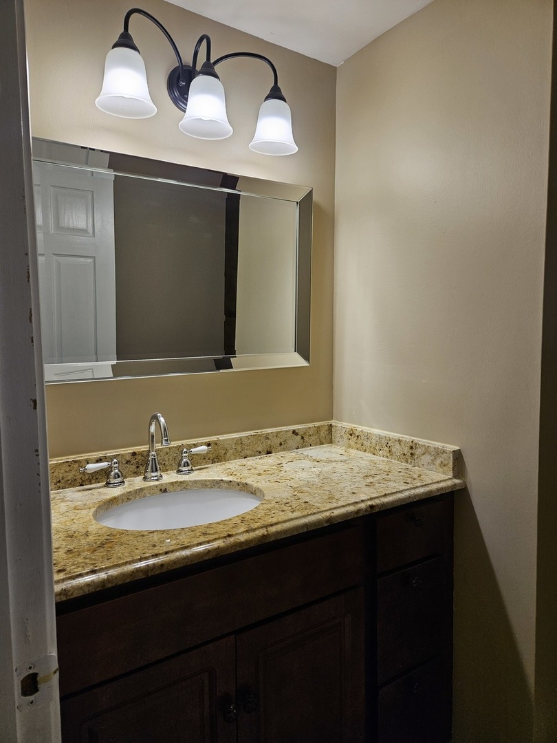 238 S Sheridan Road, Lakemoor, IL 60050