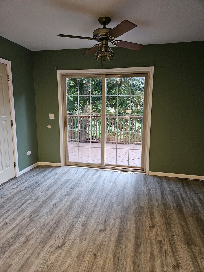 238 S Sheridan Road, Lakemoor, IL 60050