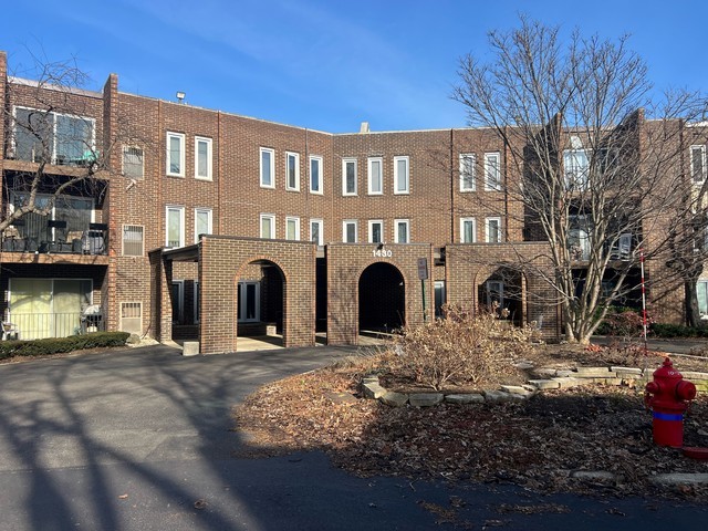 1430 Sandstone Drive #309, Wheeling, IL 60090