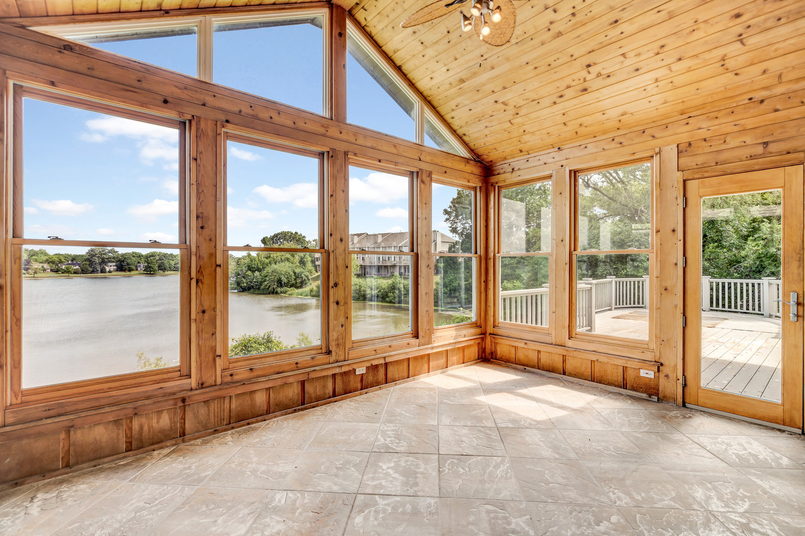 1020 W Bogey Lane, Palatine, IL 60067