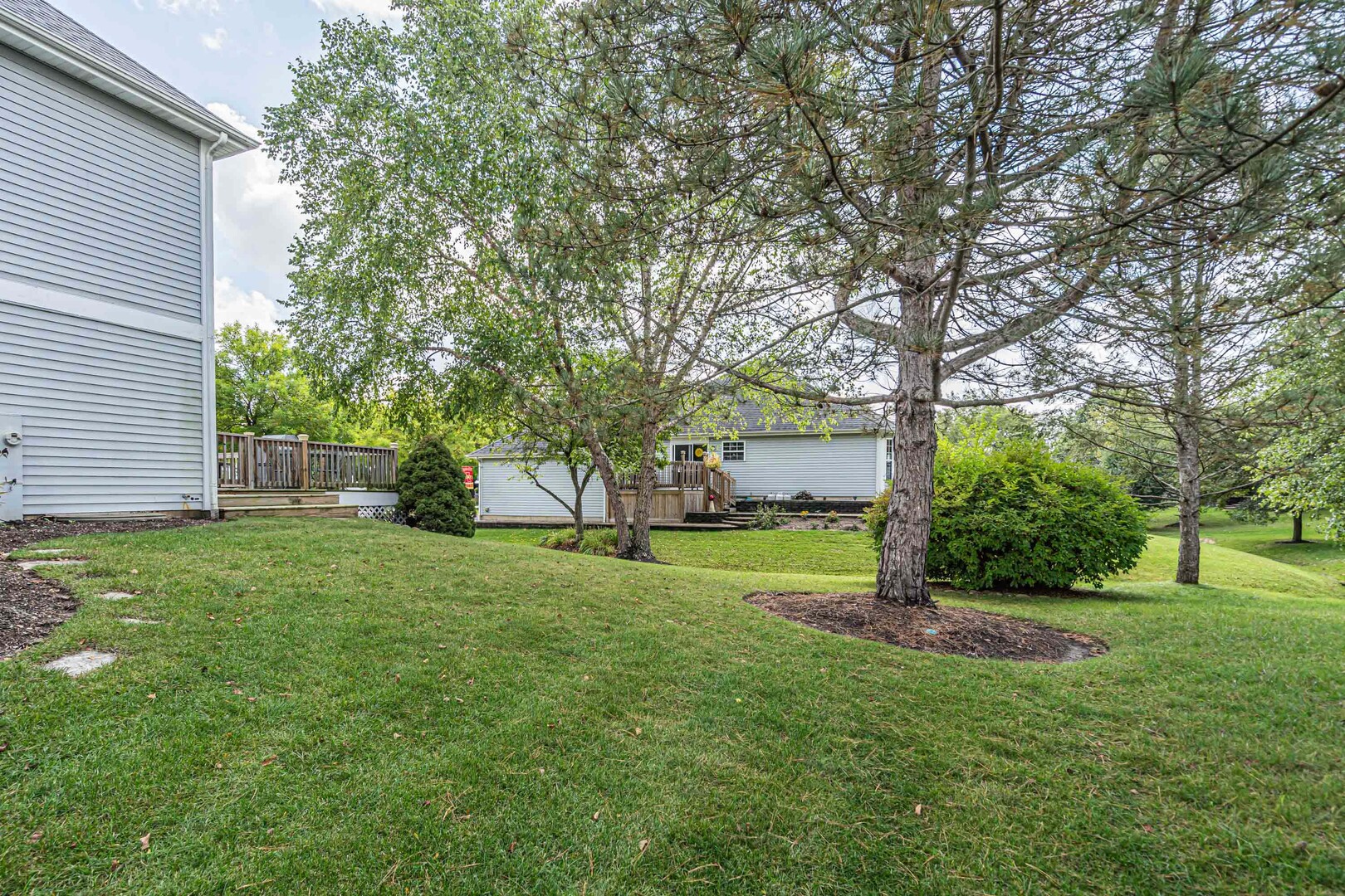 327 Garrison Circle, Port Barrington, IL 60010